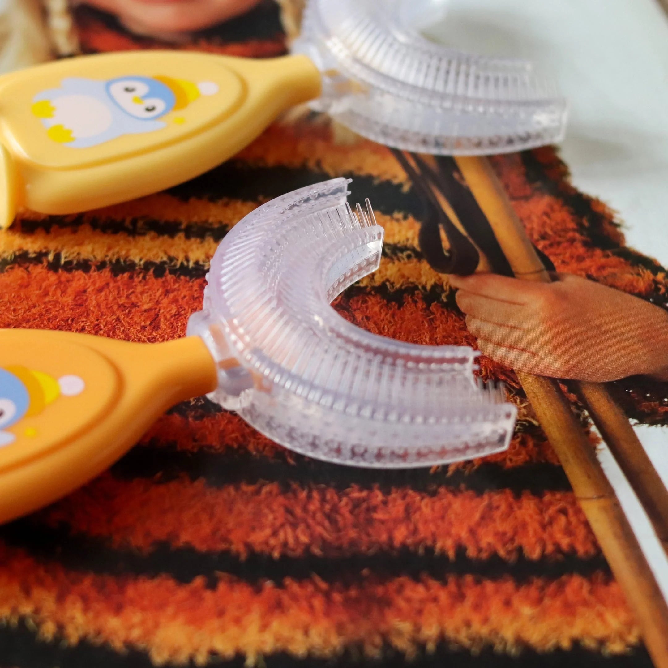 🦷 Gentle Silicone Toothbrush – Oral Care for Kids Ages 2 to 12 👶💧 - ThiGui