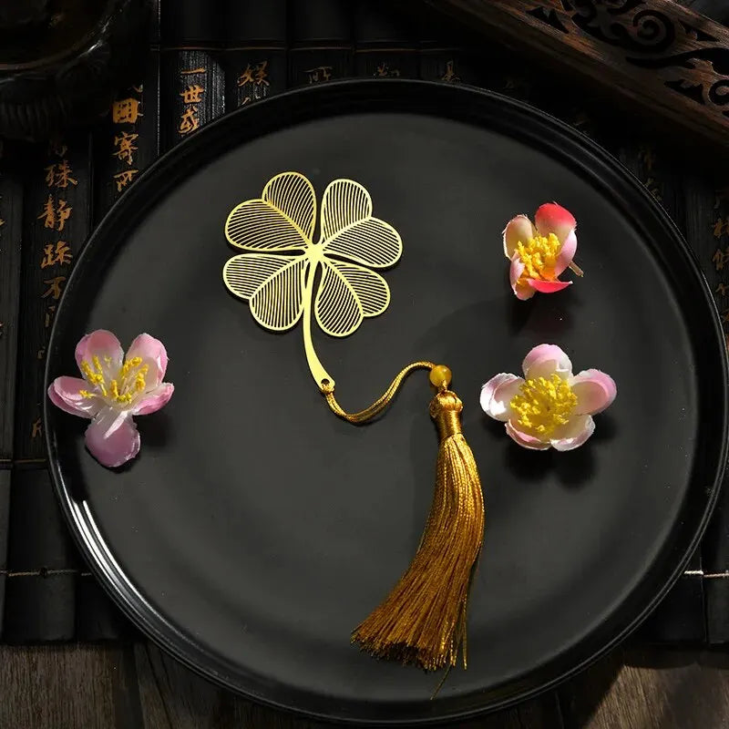 🍂📖 A Timeless Thank You – Elegant Metal Leaf Bookmark for Cherished Teachers 🍁🌸 - ThiGui