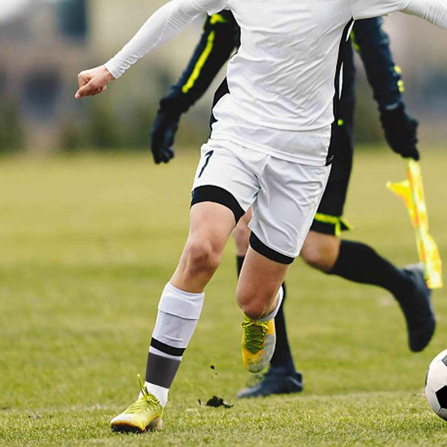 ⚽No-Slip Silicone Shin Guard Bands – Fuss-Free Football Fun for Your Boy! - ThiGui