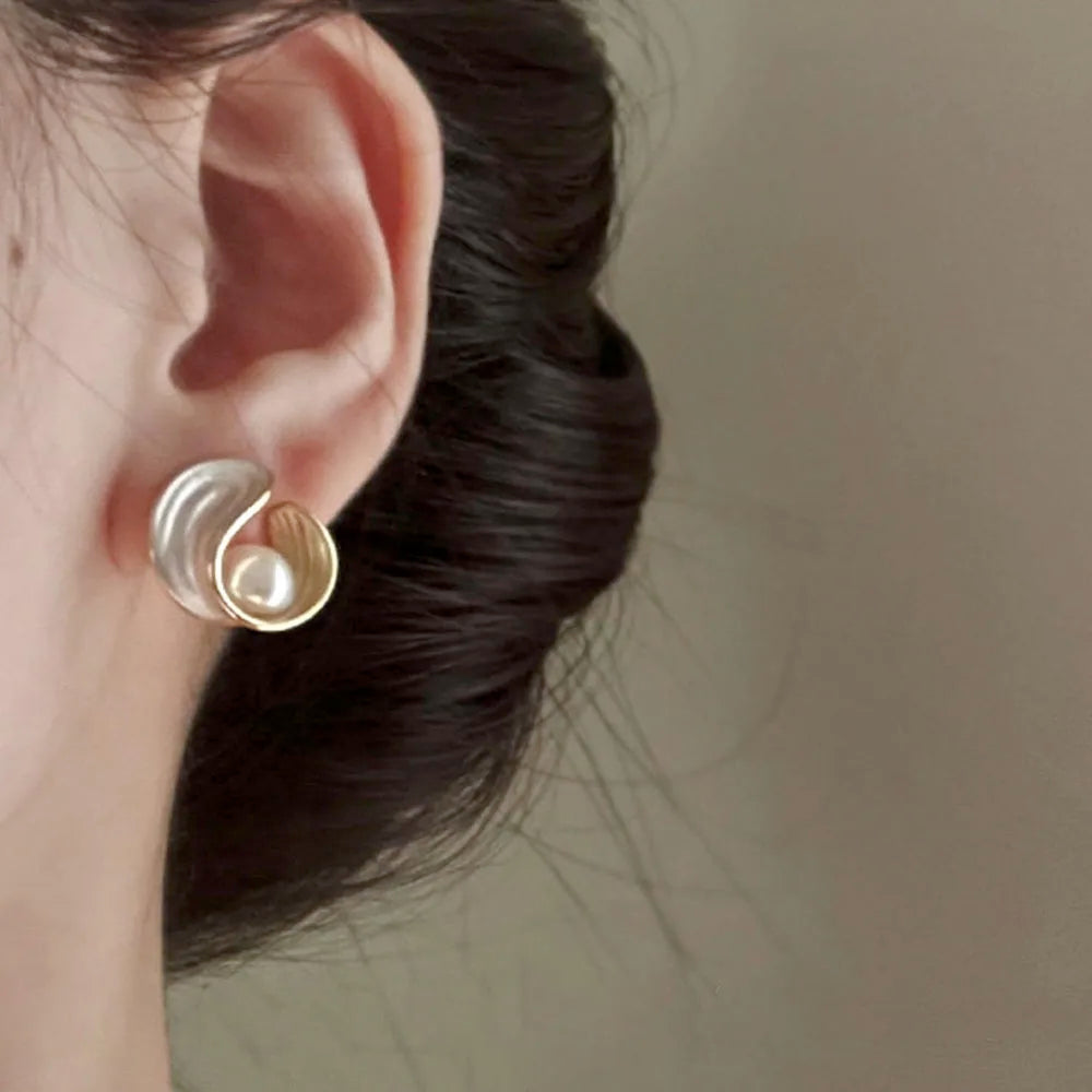 🌟 Merci Maîtresse Pearl Earrings – A Classy Little Thank You with a Big Heart! 🤍✨ - ThiGui