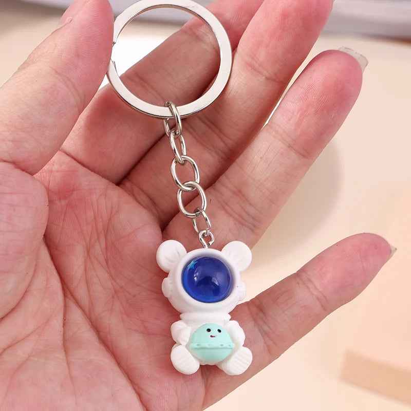 🐝 Bee & Bloom Keychain – A Whimsical Touch for Bags, Keys & Big Smiles 🌸 - ThiGui