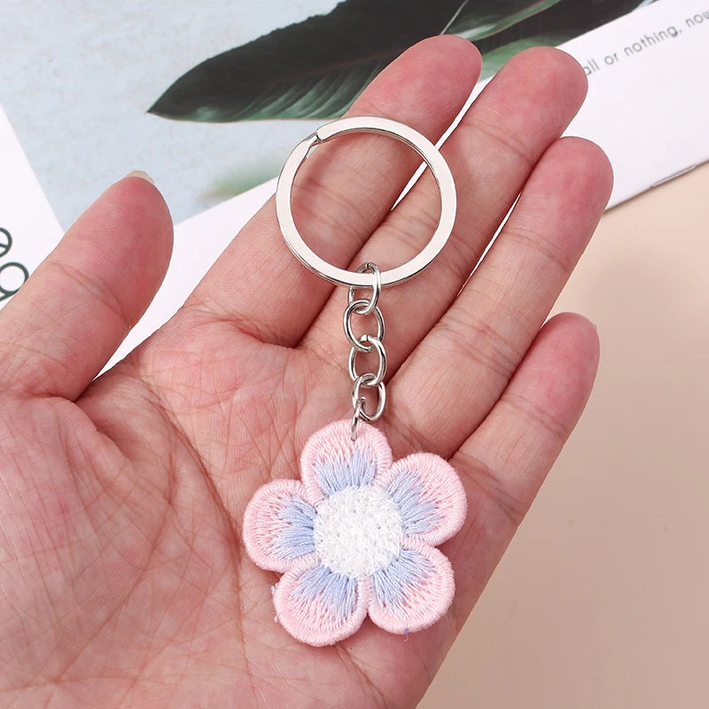 🐝 Bee & Bloom Keychain – A Whimsical Touch for Bags, Keys & Big Smiles 🌸 - ThiGui