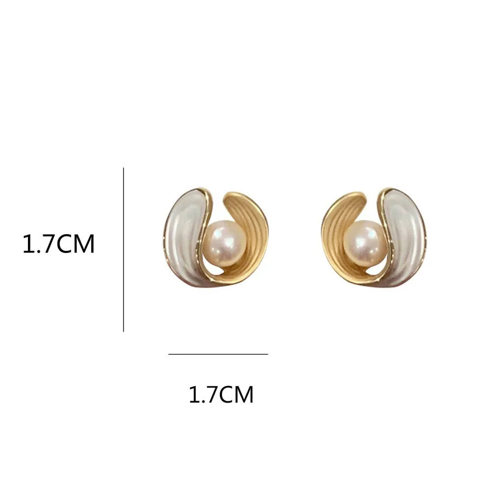 🌟 Merci Maîtresse Pearl Earrings – A Classy Little Thank You with a Big Heart! 🤍✨ - ThiGui