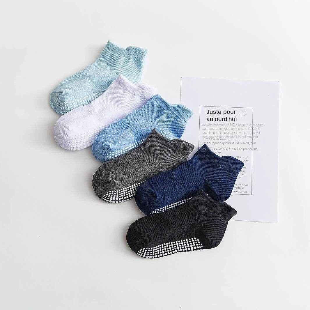 🧦 Comfy Grippy Socks for Little Explorers – 6–12 Pairs of Anti-Slip Cotton Boat Socks (0–5 Years) - ThiGui