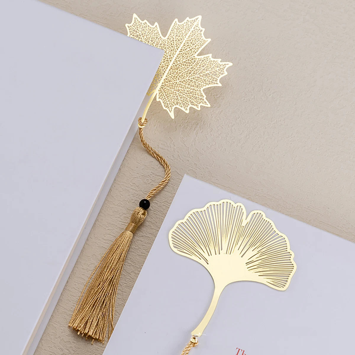 🍂📖 A Timeless Thank You – Elegant Metal Leaf Bookmark for Cherished Teachers 🍁🌸 - ThiGui
