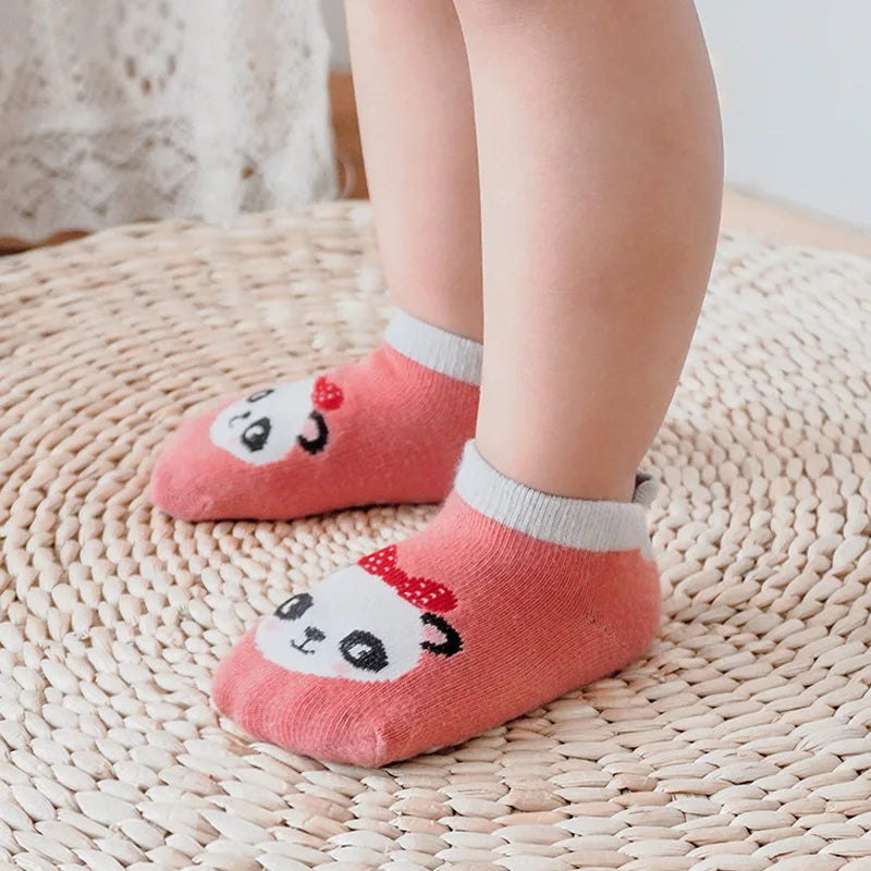 🧦🐻 6-Pair Cartoon Animal Socks – Comfy, Non-Slip, and Cute for Active Little Toes! 🎨🧒 - ThiGui