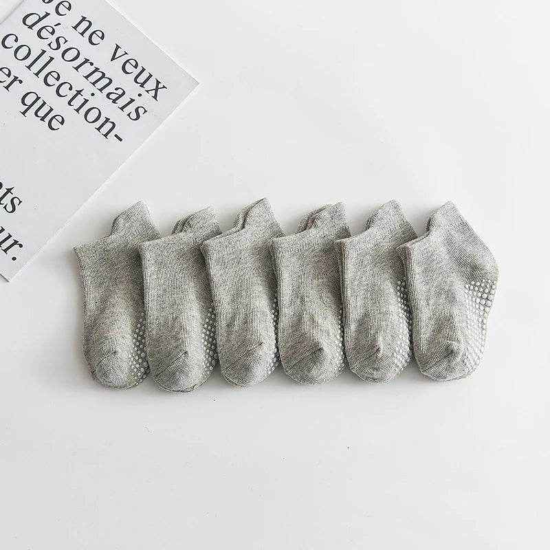 🧦 Comfy Grippy Socks for Little Explorers – 6–12 Pairs of Anti-Slip Cotton Boat Socks (0–5 Years) - ThiGui