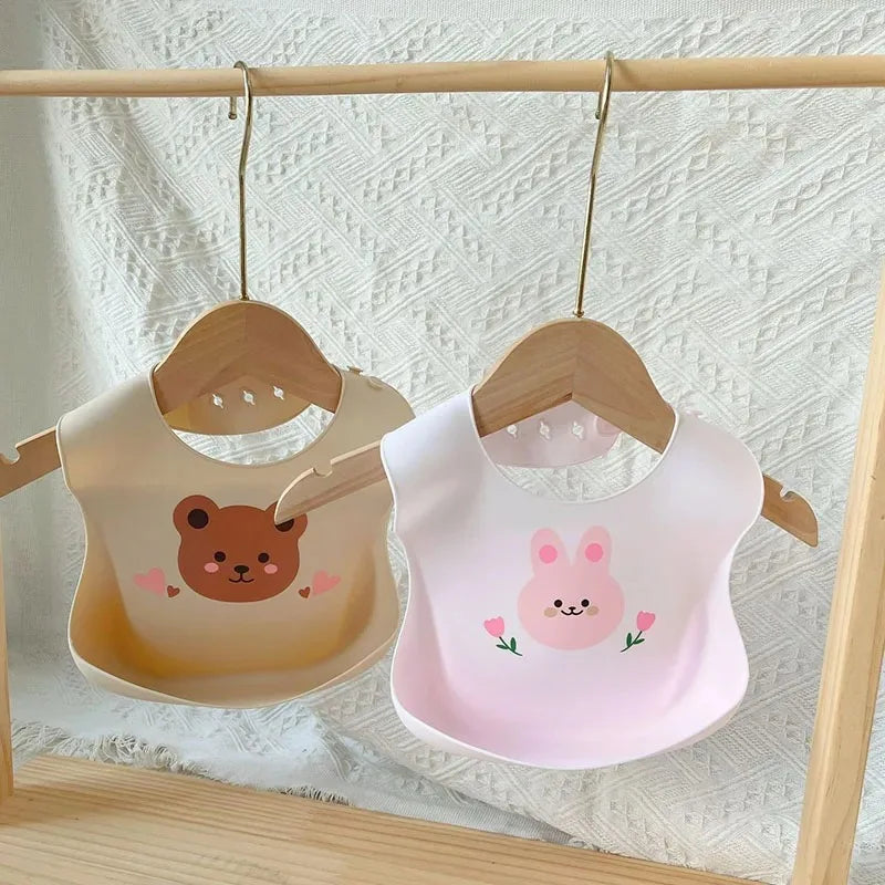 🐻🍽️ Soft Silicone Baby Bib – Cute, Comfy & Totally Mess-Proof! 💧👶 - ThiGui