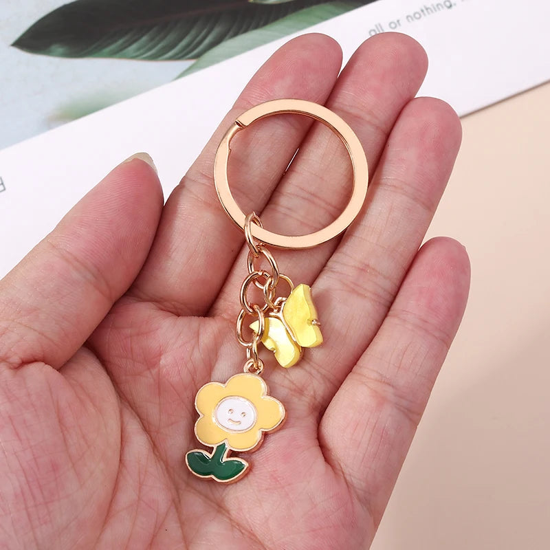 🐝 Bee & Bloom Keychain – A Whimsical Touch for Bags, Keys & Big Smiles 🌸 - ThiGui