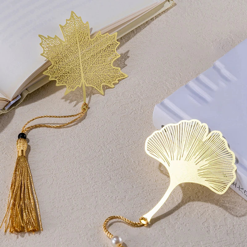 🍂📖 A Timeless Thank You – Elegant Metal Leaf Bookmark for Cherished Teachers 🍁🌸 - ThiGui