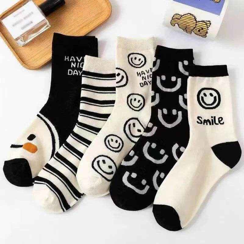 🧦Cuteness & Comfort in Every Step – 5 Pairs of Cartoon Cat Happy Face Crew Socks! - ThiGui